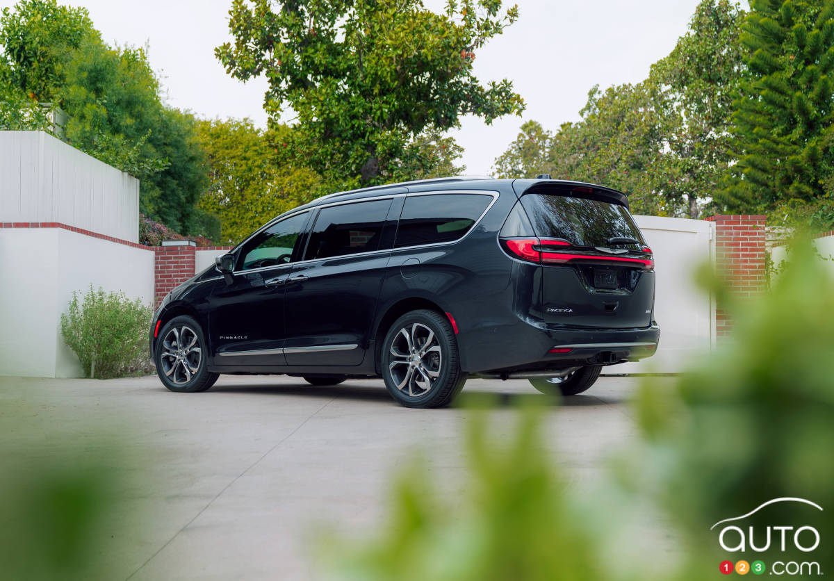 Chrysler Pacifica Pinnacle 2021, trois quarts arrière